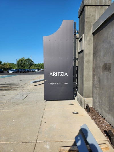 Aritzia Building Sign Photo